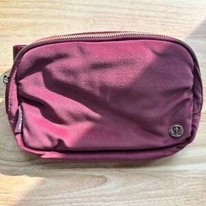 Lululemon Everywhere Belt Bag NWT